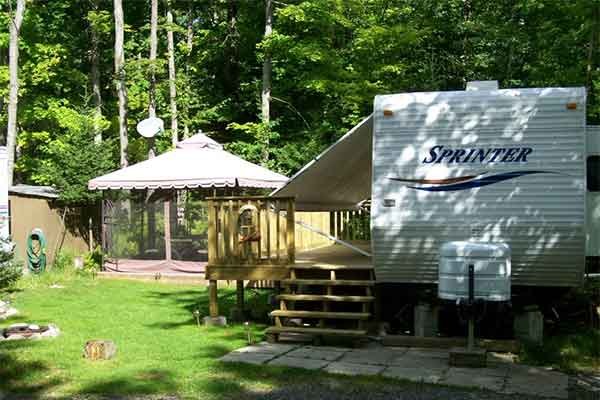 ToDoOntario - Ahmic Lake Resort camping getaways