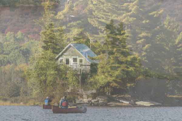 ToDoOntario - Algonquin Park Voyageur Quest - fall cabin & canoe