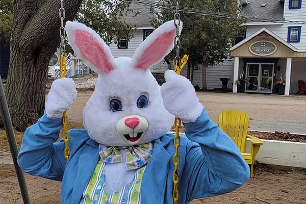 ToDoOntario - Bayview Wildwood Resort, Easter Bunny
