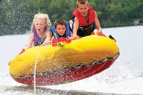 ToDoOntario - Bayview Wildwood Resort, kids boating & tubing