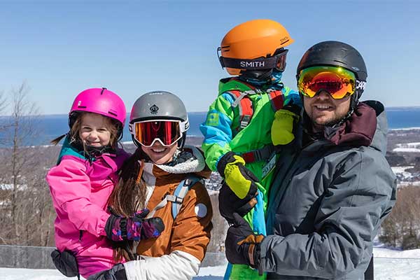 ToDoOntario - Blue Mountain Resort, family on a ski hill