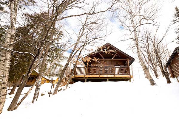 ToDoOntario - Cedar Grove Lodge winter cabin