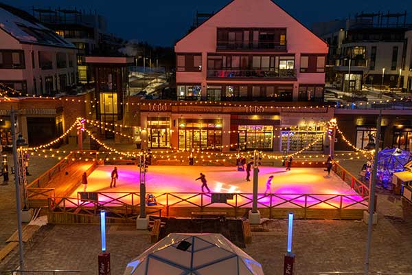 ToDoOntario - Friday Harbour Resort, Skate Escape at night