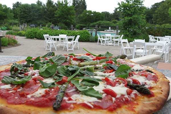 ToDoOntario - JW Marriott the Rosseau, pizza in the garden