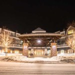 ToDoOntario - JW Marriott The Rosseau Muskoka, entrance at night in winter