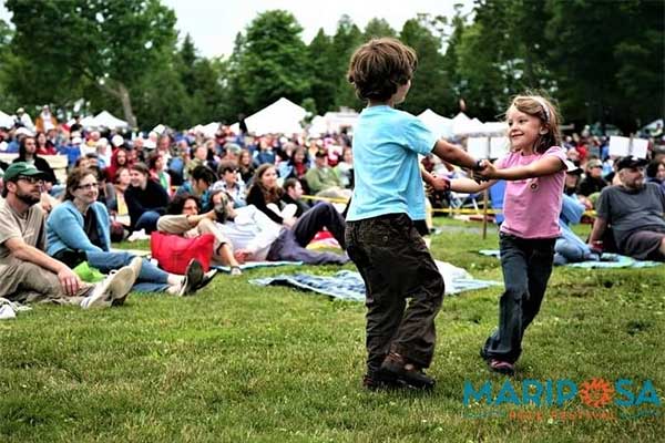 ToDoOntario - Mariposa Folk Festival, kids dancing