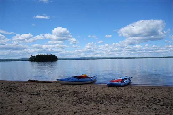 ToDoOntario - Ottawa Valley Travel, summer beach with kayaks