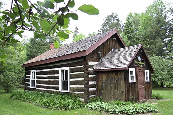 ToDoOntario - Ghost Town of Parry Sound, Humphrey Museum