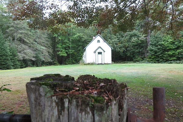 ToDoOntario - Ghost Town of Parry Sound, school house