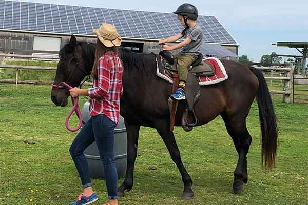 ToDoOntario - Rounds Ranch, horse and pony experiences