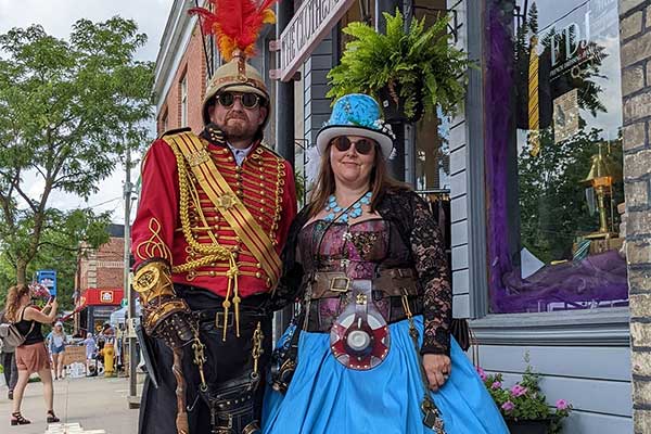ToDoOntario - Coldwater Steampunk & Oddity Days, couple in costume