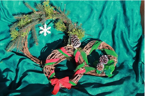ToDoOntario-WyeMarsh-Wreath-Making