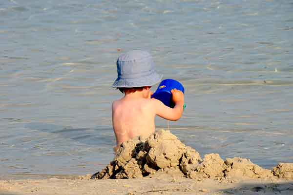 ToDoOntario, le plaisir des enfants sur la plage de sable