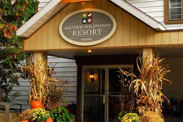 ToDoOntario, Bayview Wildwood Resort, fall entrance