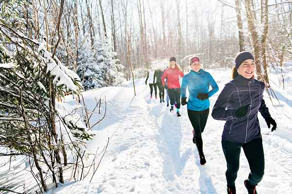 ToDoOntario - wintertime, group of women jogging